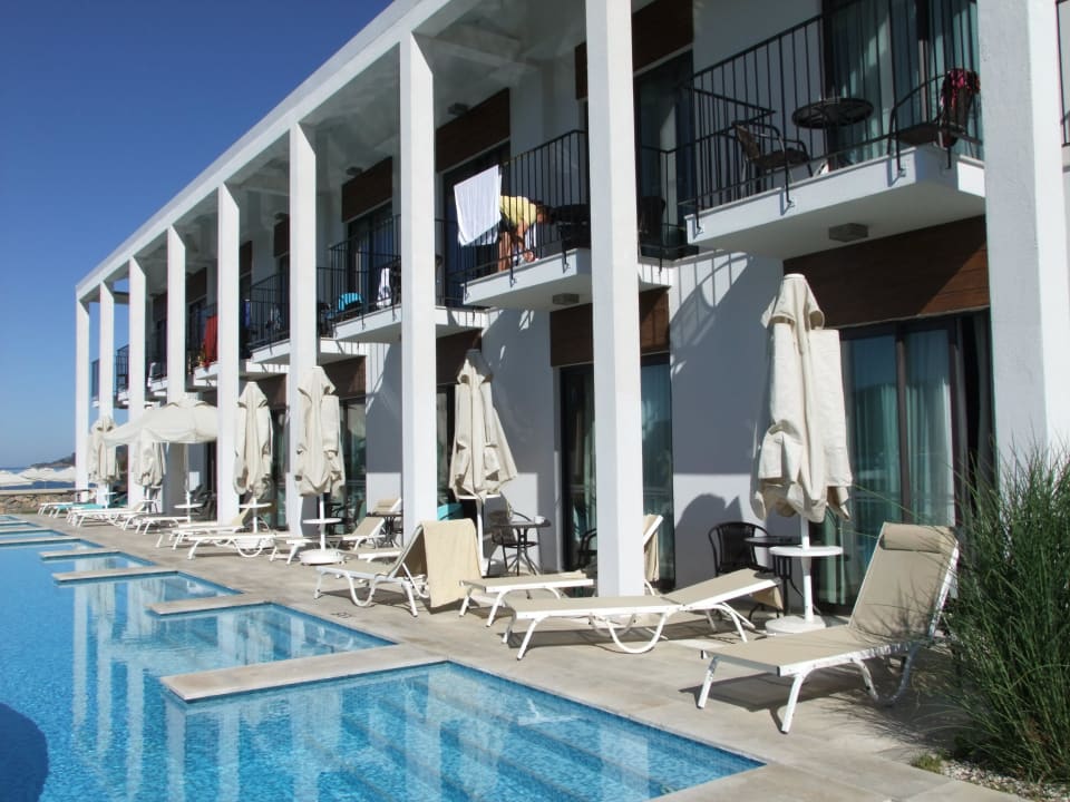 Poolzimmer im ersten Block zum Meer Jiva Beach Resort