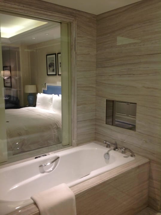 Blick ins Bad The Azure Qiantang, a Luxury Collection Hotel, Hangzhou