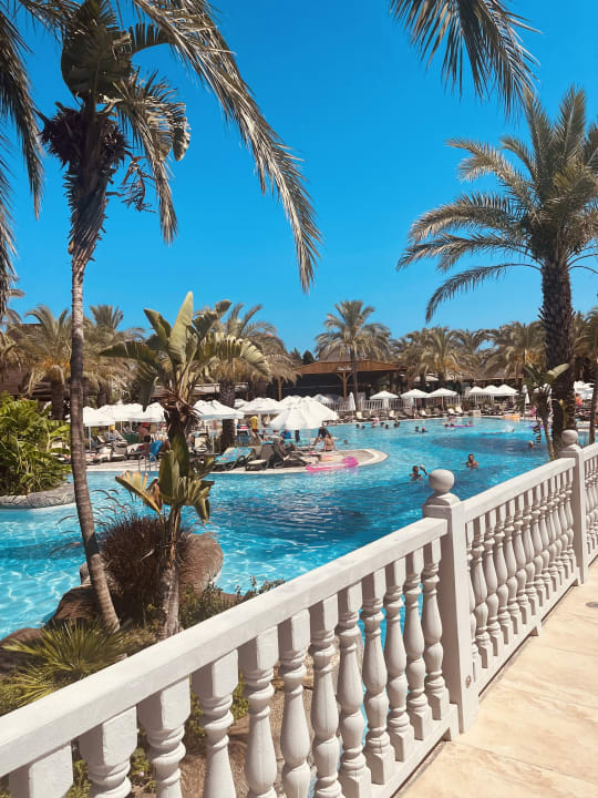 Außenansicht Royal Wings Hotel