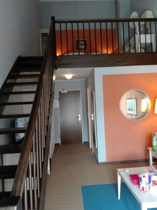 Treppe nach oben zum Schlafbereich Precise Resort Hafendorf Rheinsberg