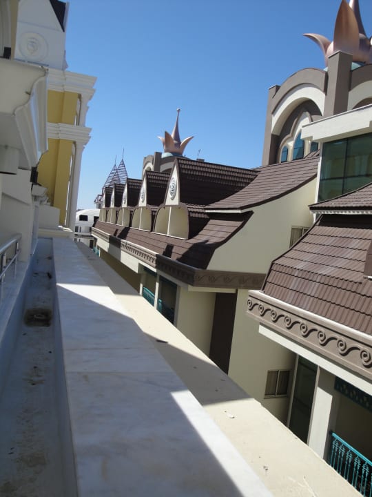 Aussicht aus dem Balkon auf nachbarhotel Dream World Resort & Spa