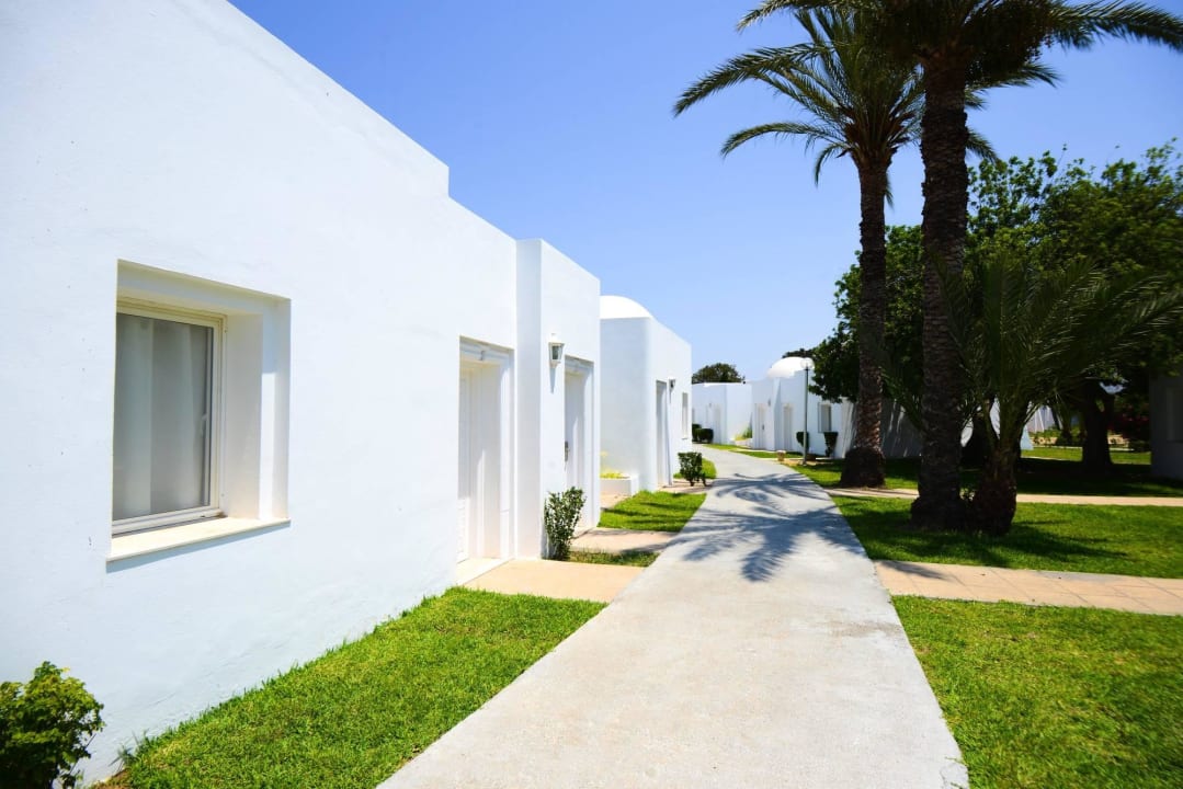 Spaziergang zu den Bungalows One Resort Aqua Park & Spa