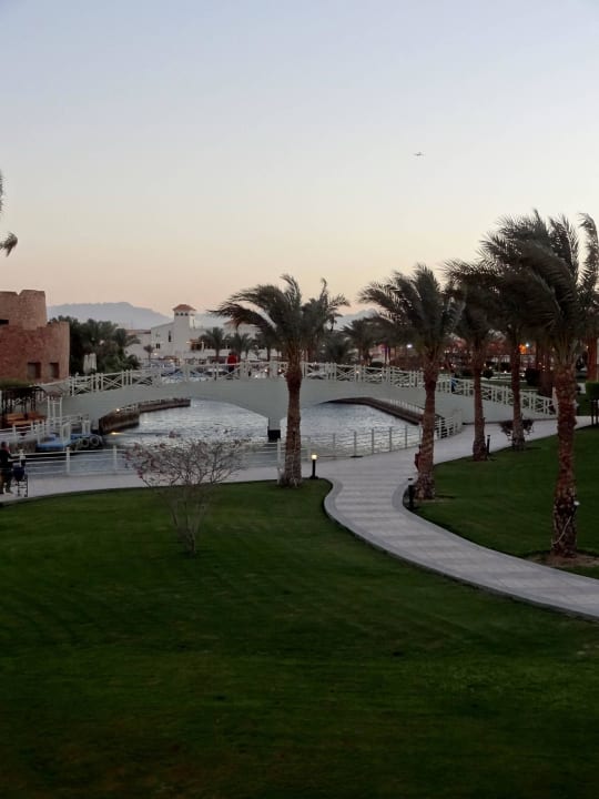 Weg zum Restaurant Castello Pickalbatros Dana Beach Resort - Hurghada