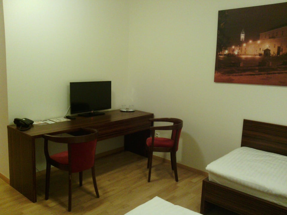 Schreibtisch Hotel Belier