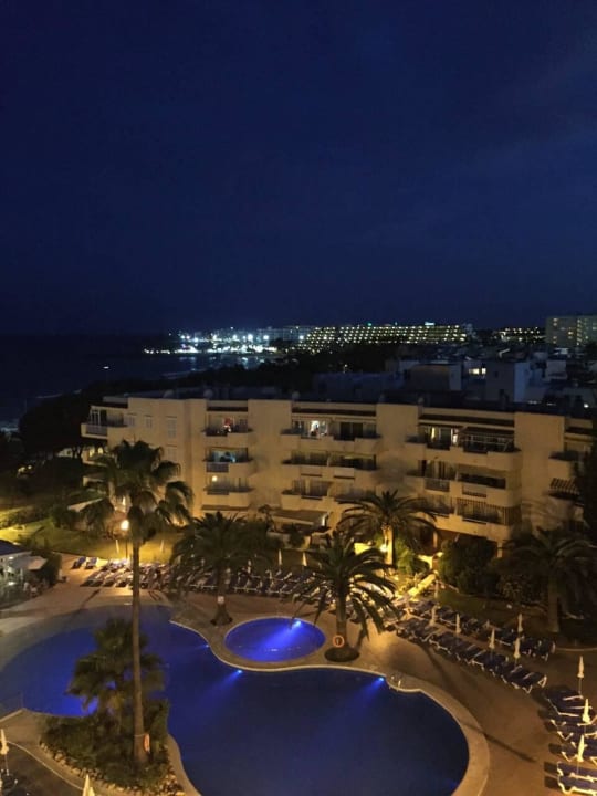 Pool bei Nacht THB Sa Coma Platja