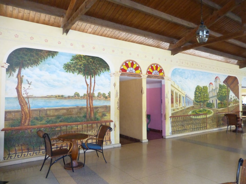 Eingang zu den Toiletten der Lobby und Showtheater Hotel Playa Pesquero