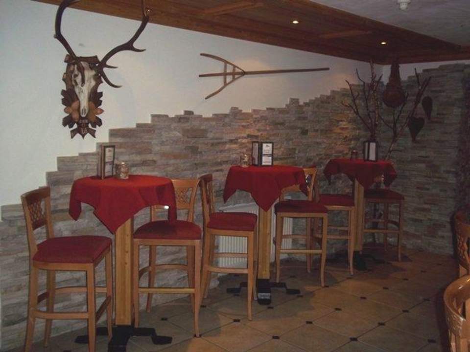 Tische in der Nähe zur Hotelbar Alphotel Tyrol