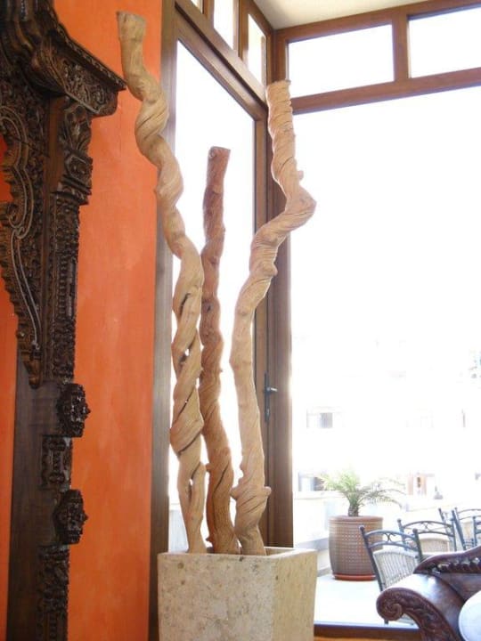 Deko in der Lobby am Aufzug Hotel Regency Country Club