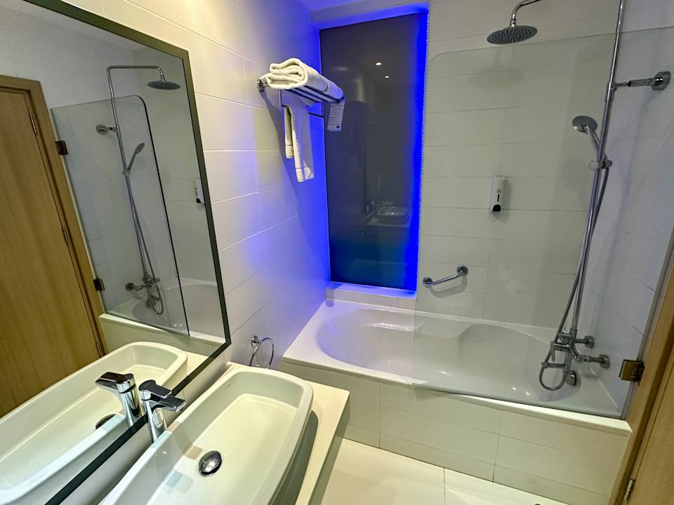 Zimmer Vrissaki Beach Hotel