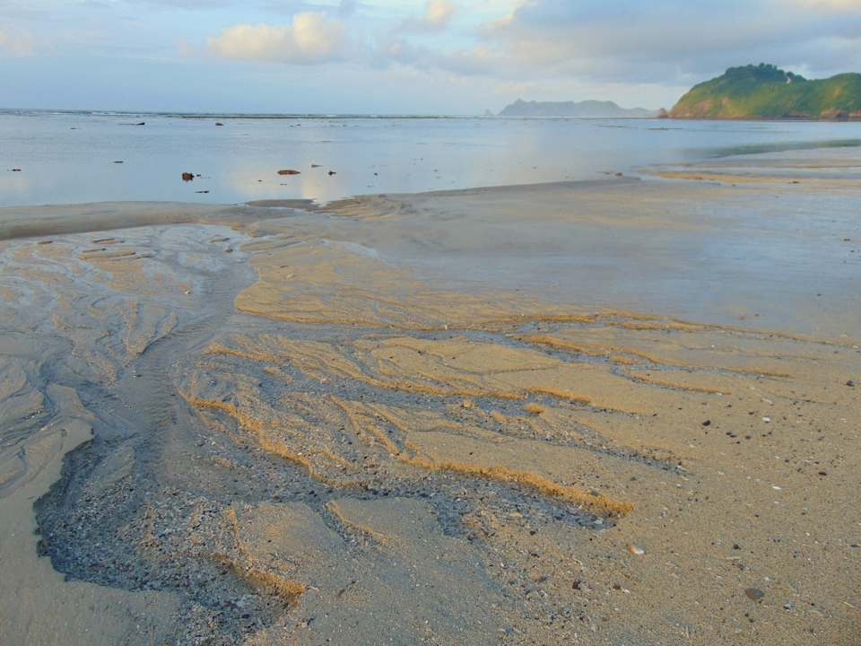 Strand Amber Lombok Beach Resort