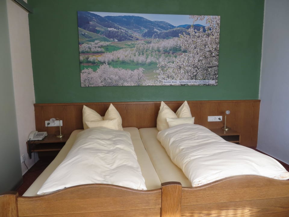 Zimmer: Doppelbett Hotel Renchtalblick