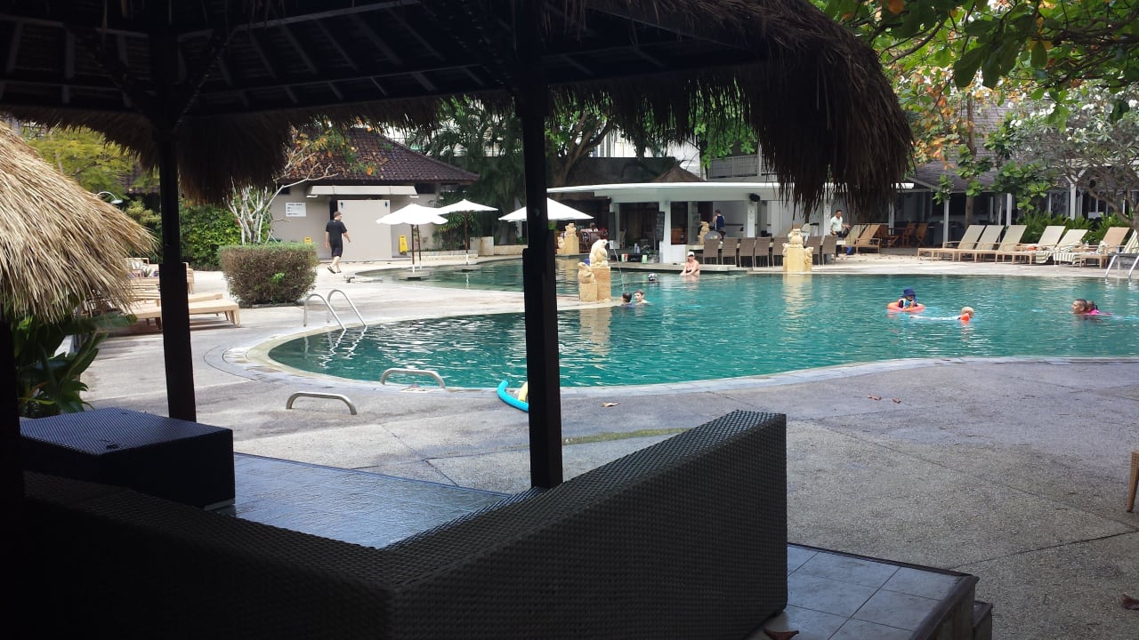 Der große Pool mit Kinderbecken Bali Garden Beach Resort