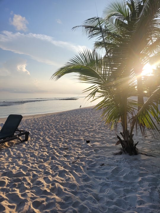 Strand Kuredu Island Resort & Spa