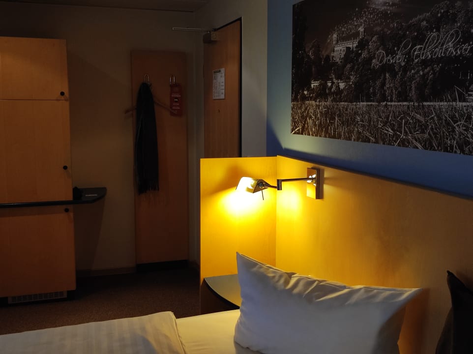 Zimmer AMEDIA Hotel Dresden Elbpromenade