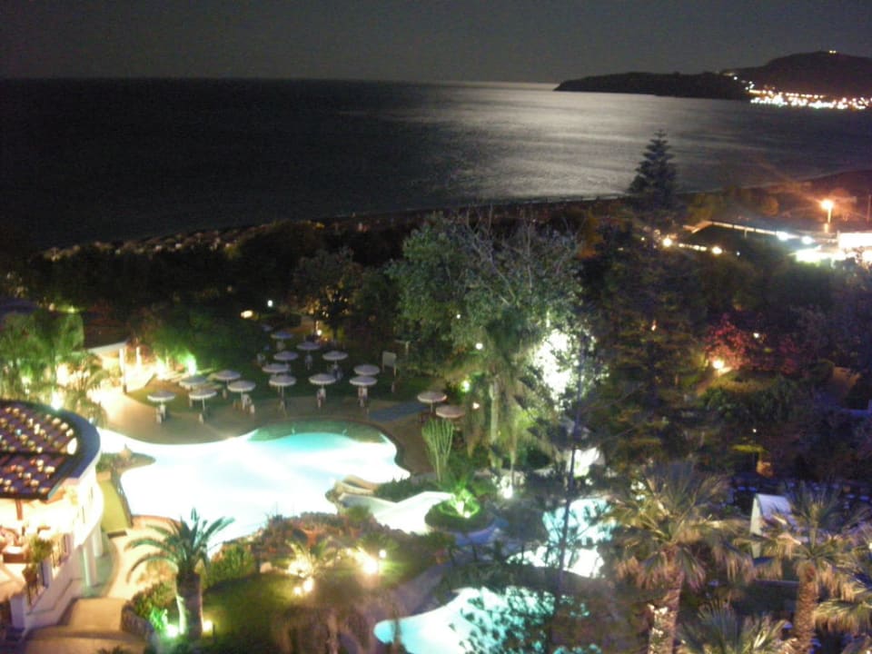Bei Nacht Hotel Calypso Beach