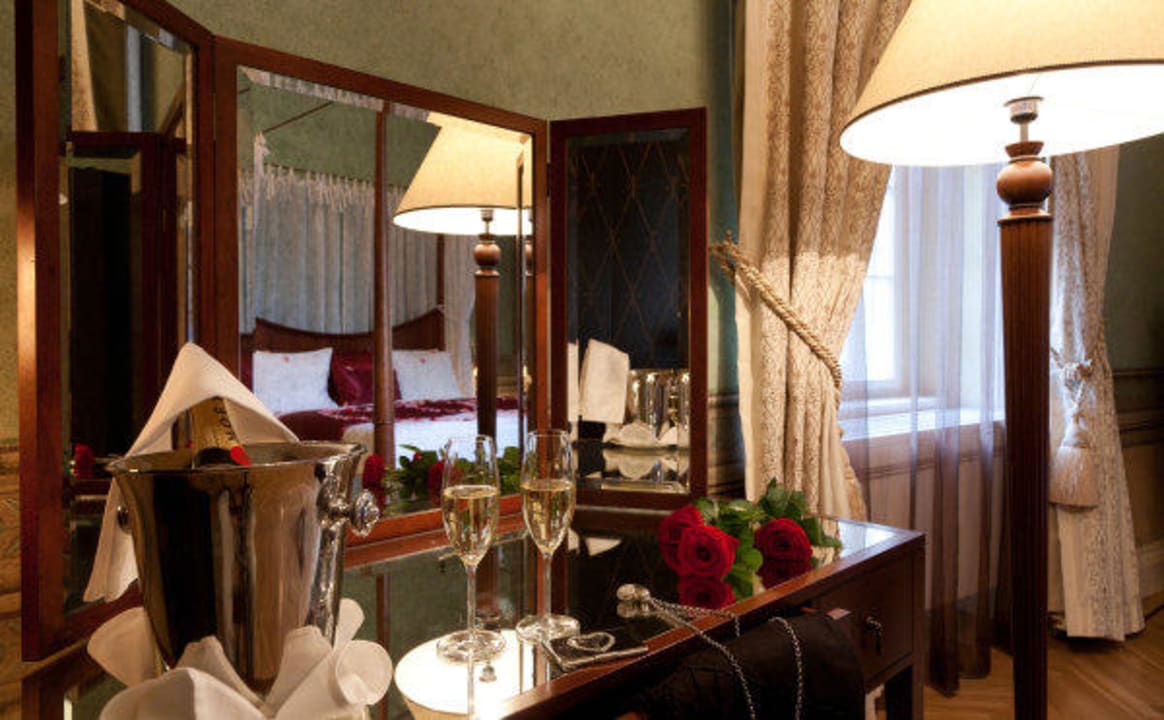 Suite The Mozart Prague - Preferred Hotels & Resorts