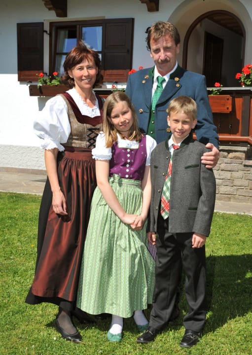 Ihre Gastgeber Elisabeth u.Michael Breitenlohner Pension Breitenlohner