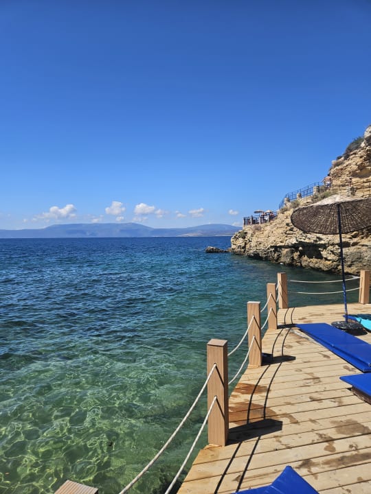 Strand Club Resort Atlantis