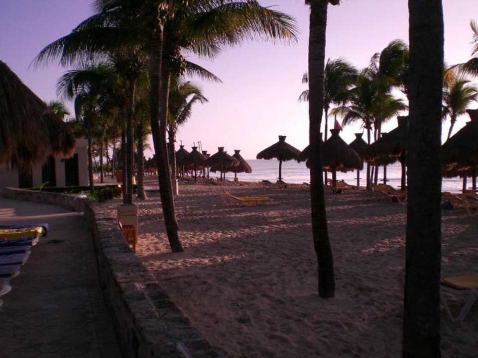 Quetzal-Strand im November 2007 morgens um 6 Iberostar Waves Quetzal
