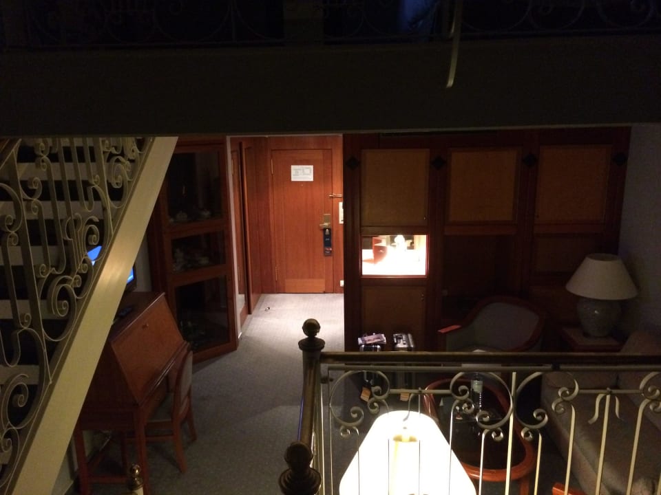 Essbereich mittlere Ebene Hilton Budapest