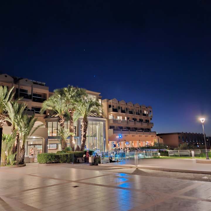 Außenansicht Kresten Palace Hotel