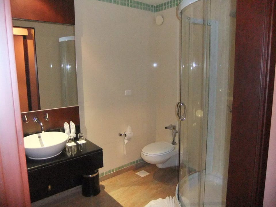 Bad Hotel Grand Pacific Sovereign Resort & Spa