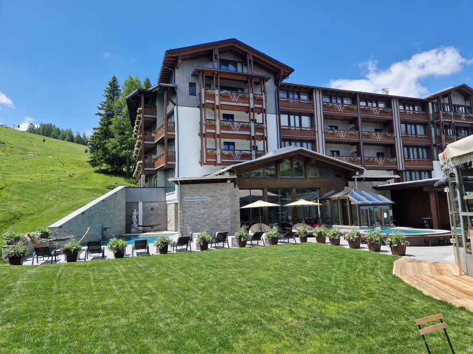 Außenansicht Hotel & Spa Wulfenia Kärnten