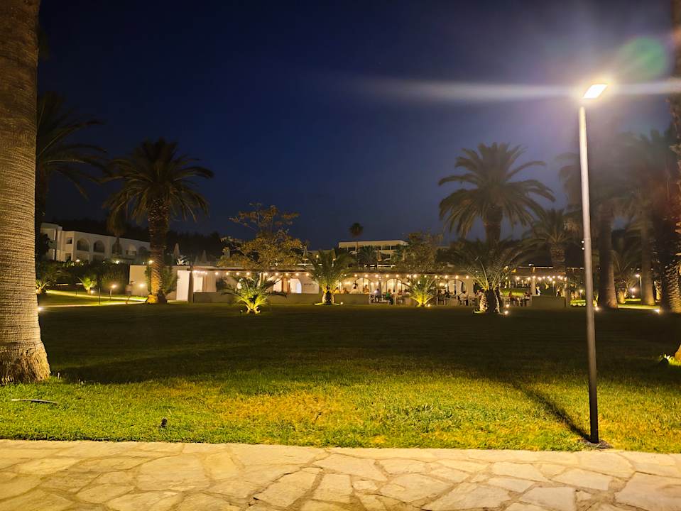 Gartenanlage Kassandra Palace Seaside Resort