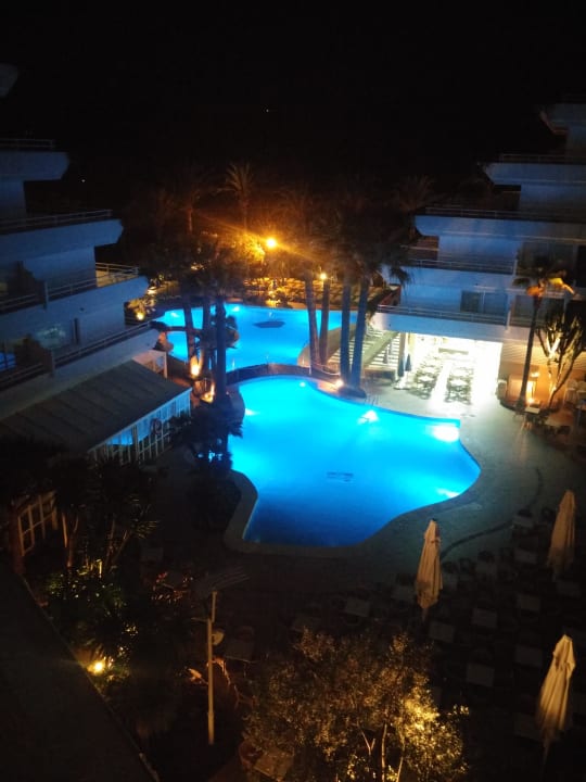 Pool bei Nacht VIVA Eden Lago