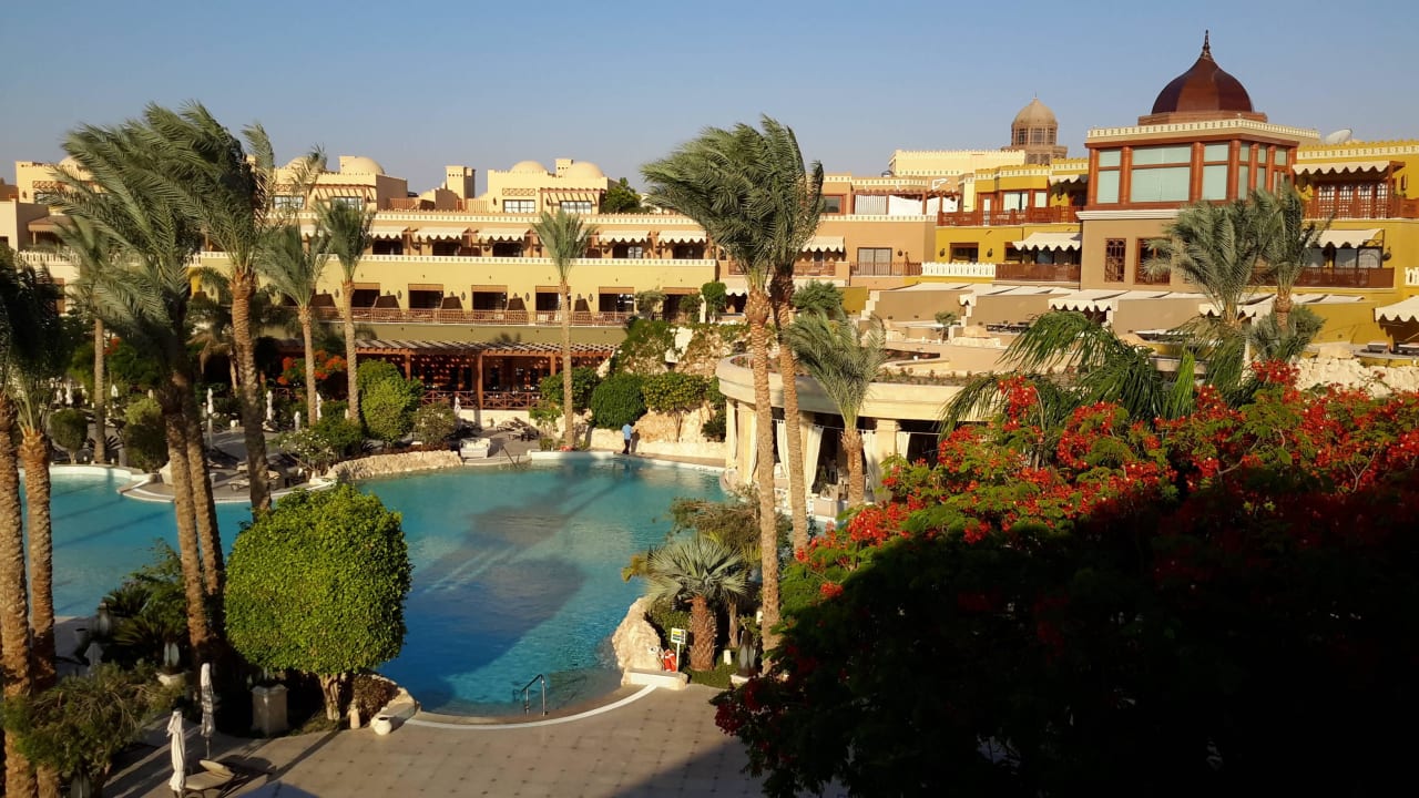 Mainpool mit Leo´s Bar Makadi Spa - Adults only