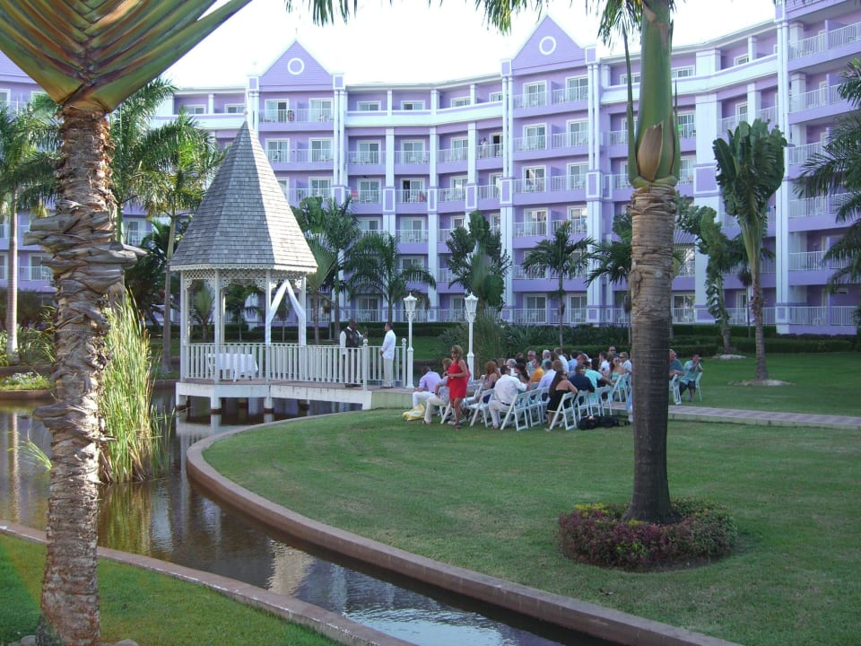 Sehr schöne Anlage - mal wieder gabs eine Hochzeit Hotel Riu Ocho Rios