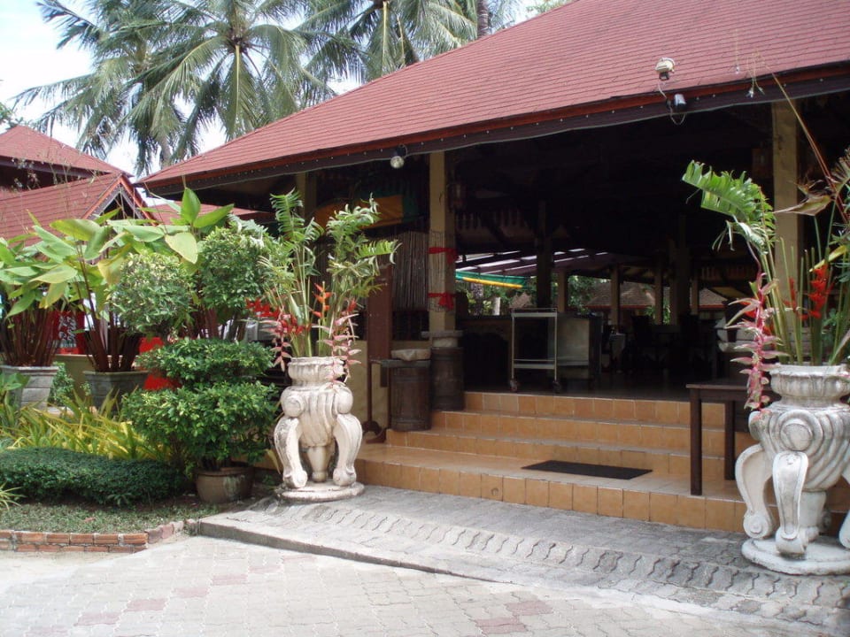 Eingang zum Restaurant The Fair House Beach Resort