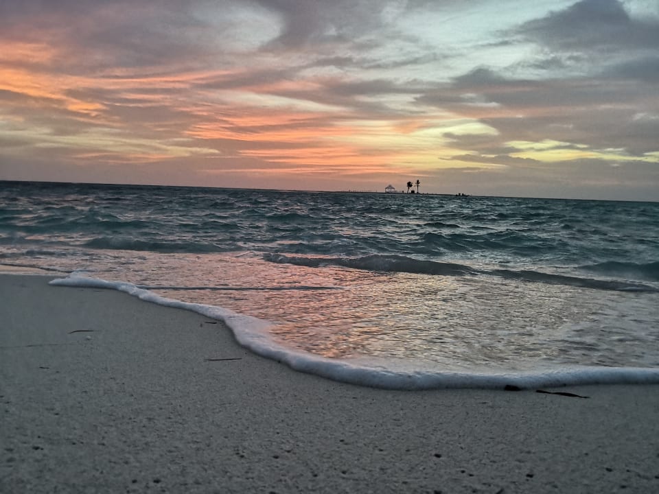 Strand Innahura Maldives Resort