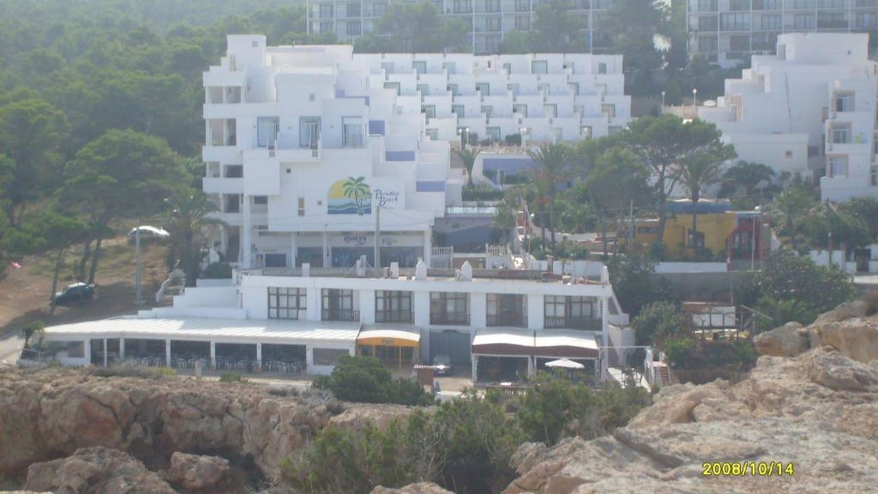 Unser Hotel vom Felsen gegeüber aufgenommen Barceló Portinatx - Adults only