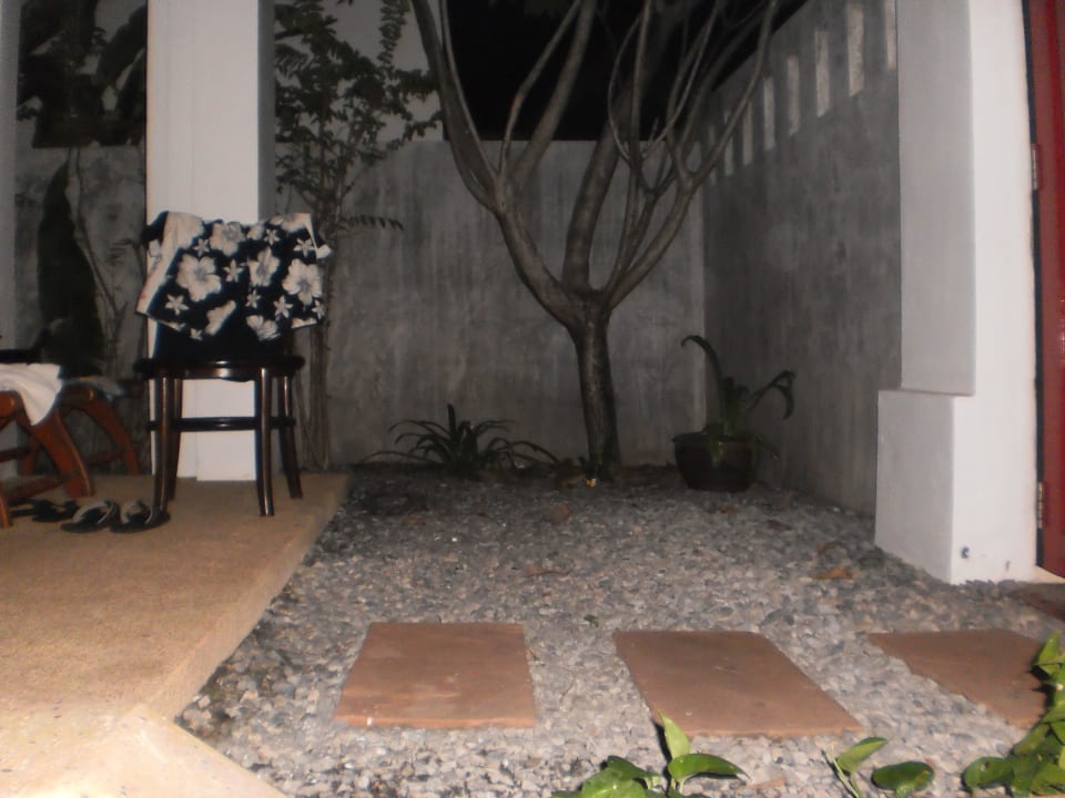 Sicht aus dem Jakuzzi The Old Phuket - Karon Beach Resort