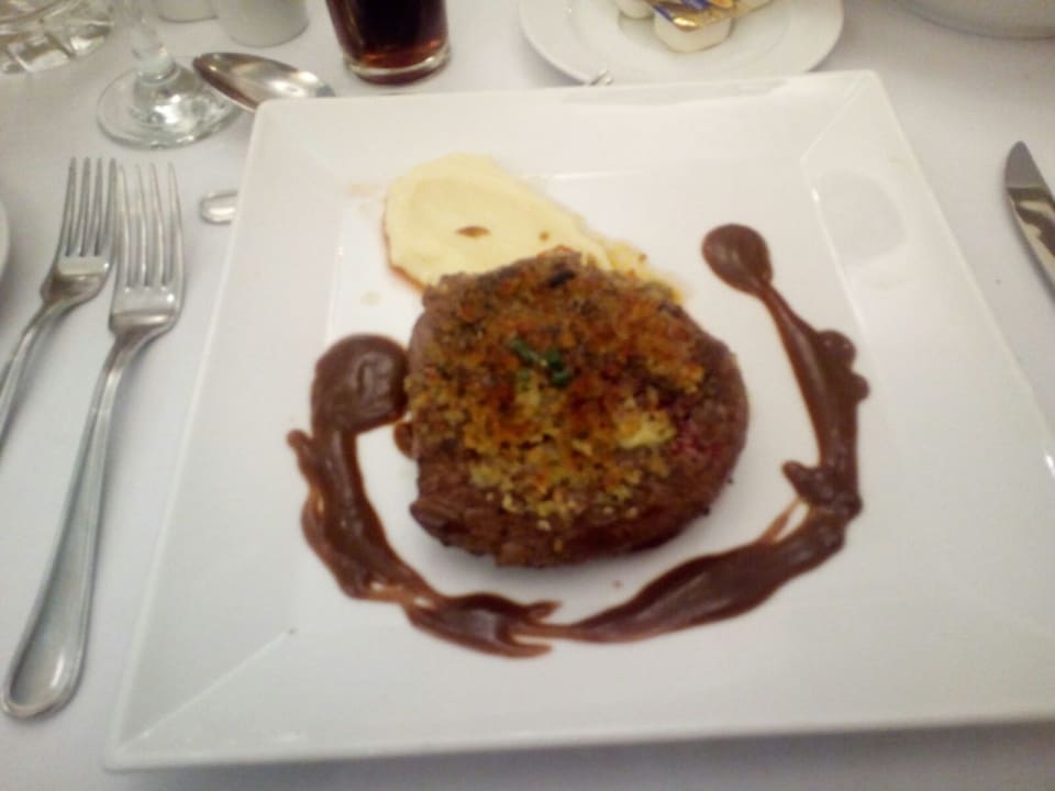 Steak im a´la Carte Restaurant Royal Serenity Alma Heights