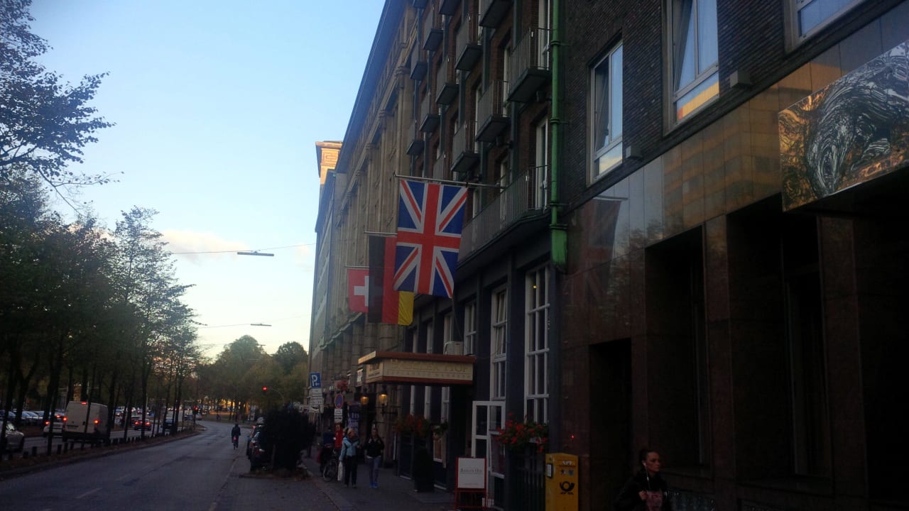 Seitliche Außenansicht Baseler Hof