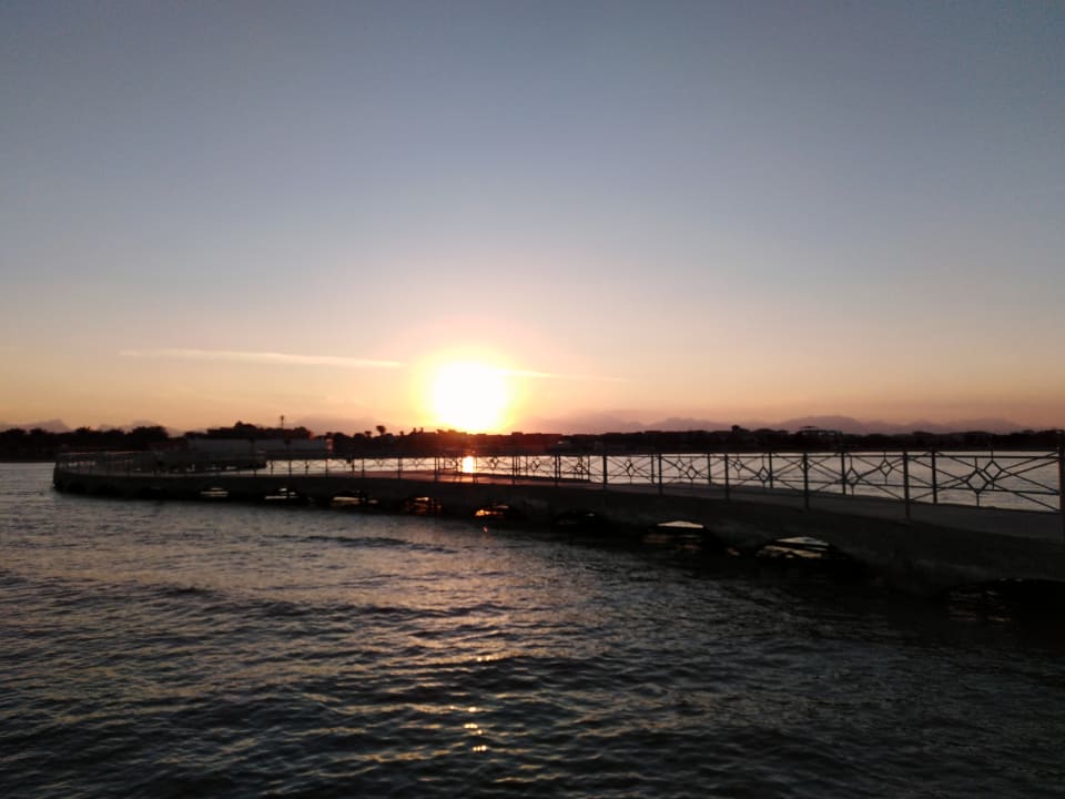 Strand Hotel Titanic Palace