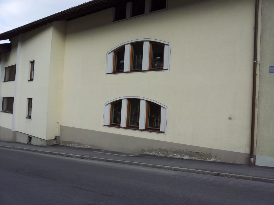 Straßenseite Alpina Resort Nature & Wellness