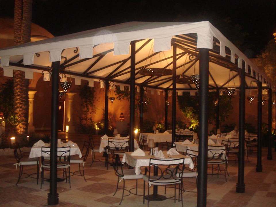 Außen- Restaurant am Abend Makadi Palace