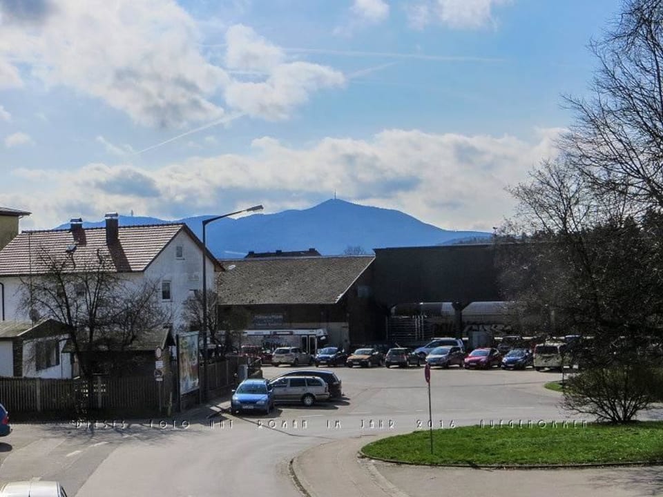 Zimmerblick nach links, Zimmer zur Straße Hotel-Gasthof-Fellner