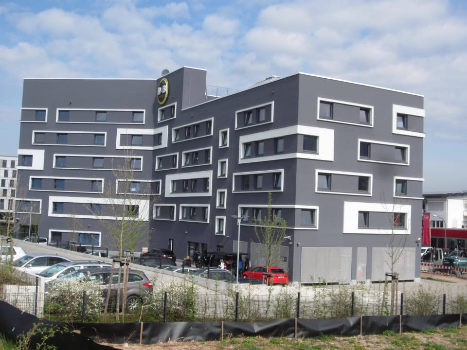 Außenansicht Rückseite B&B Hotel Heidelberg