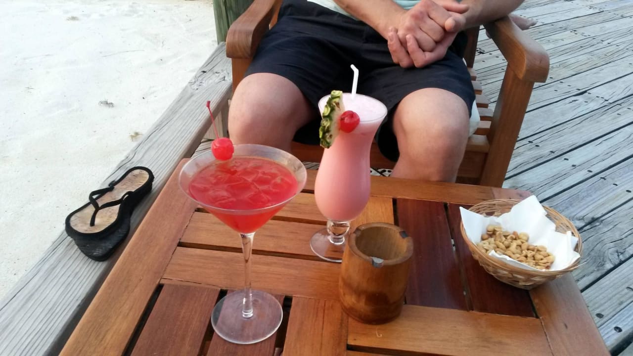 Cocktails in Dhoni Bar Kuramathi Maldives