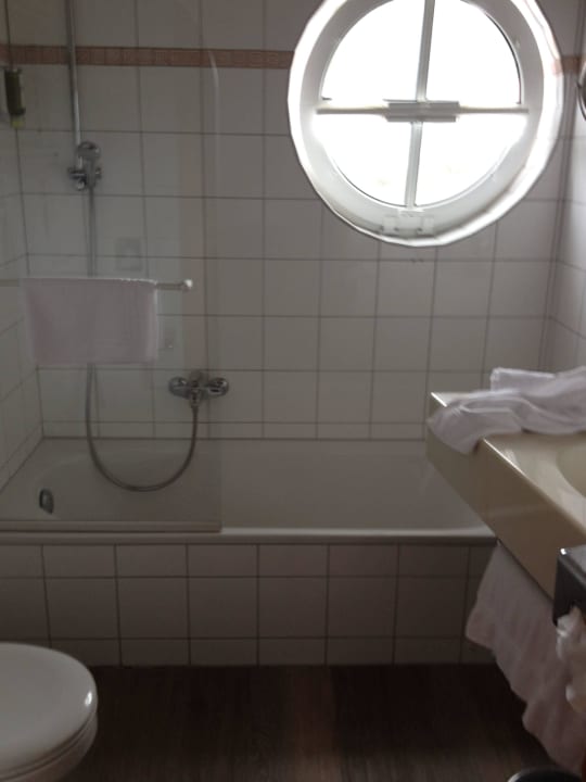 Bad Hotel am MedemUfer