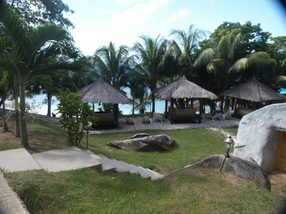 Überdachte Liegebereiche Hotel Patatran Village