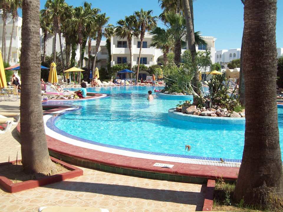 Man hat auch Ruhe am Pool Mai 2012 Hotel Nesrine