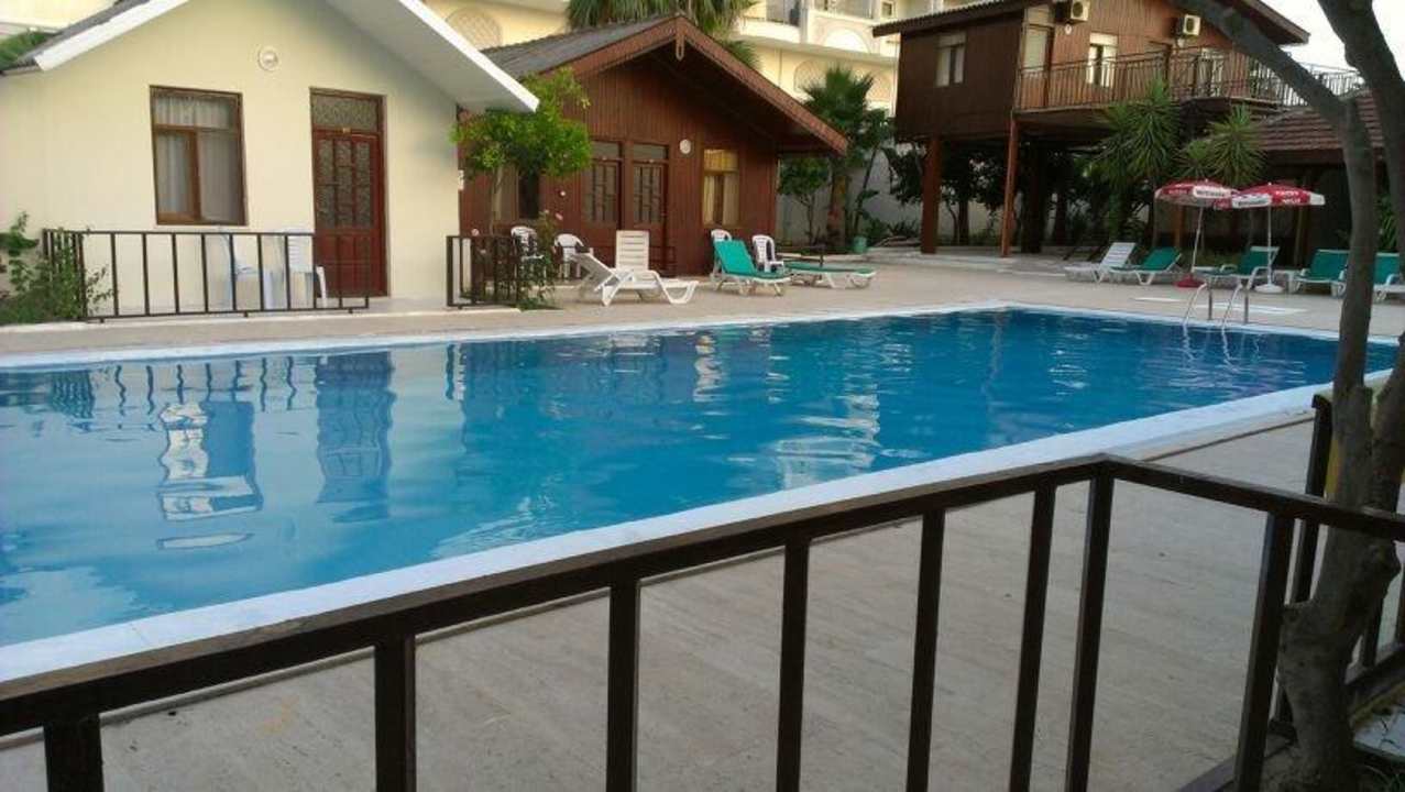Pool Dream Park Bungalow Hotel