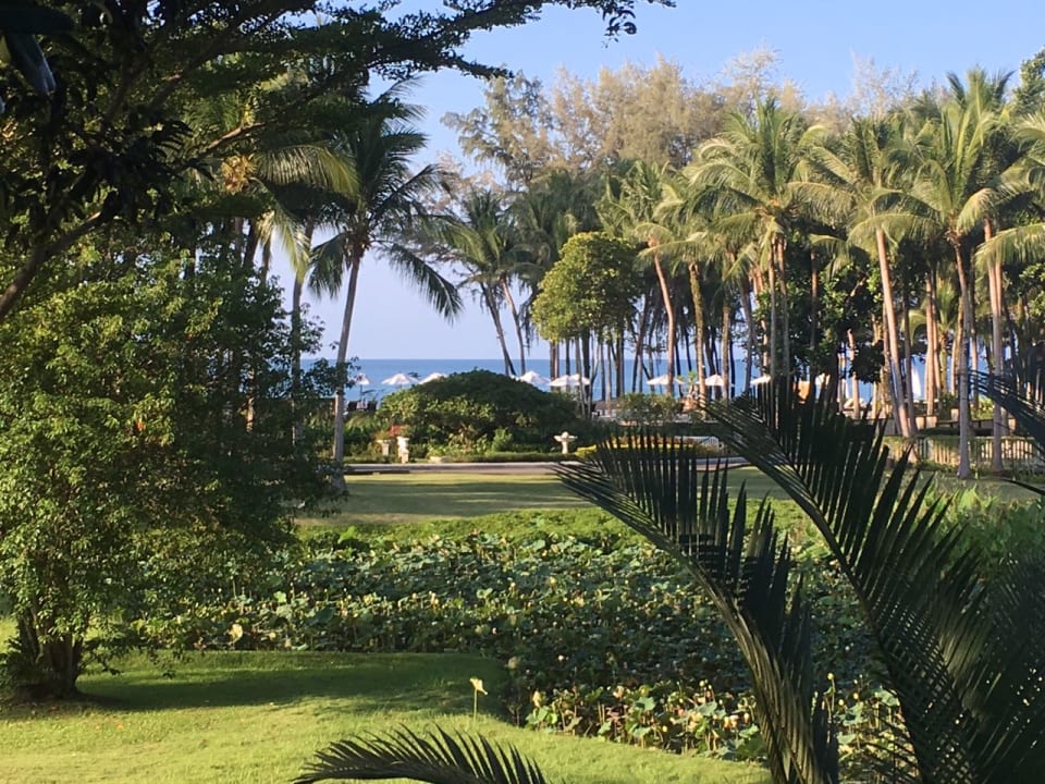 Aussicht beim Frühstück  Dusit Thani Krabi Beach Resort