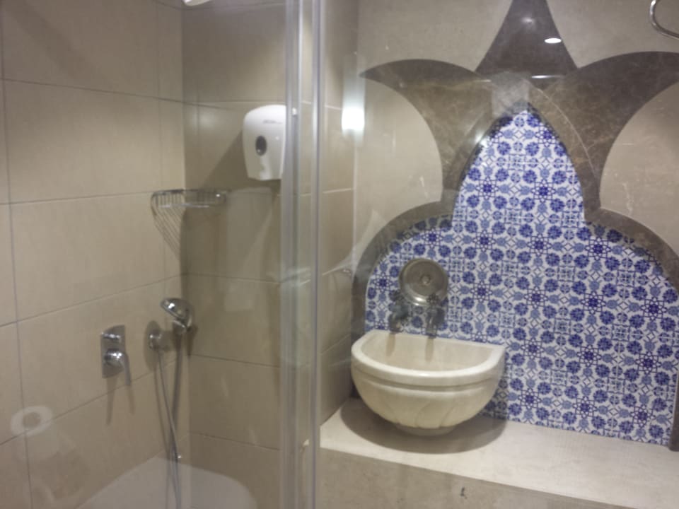 Zimmer Well Palace Side