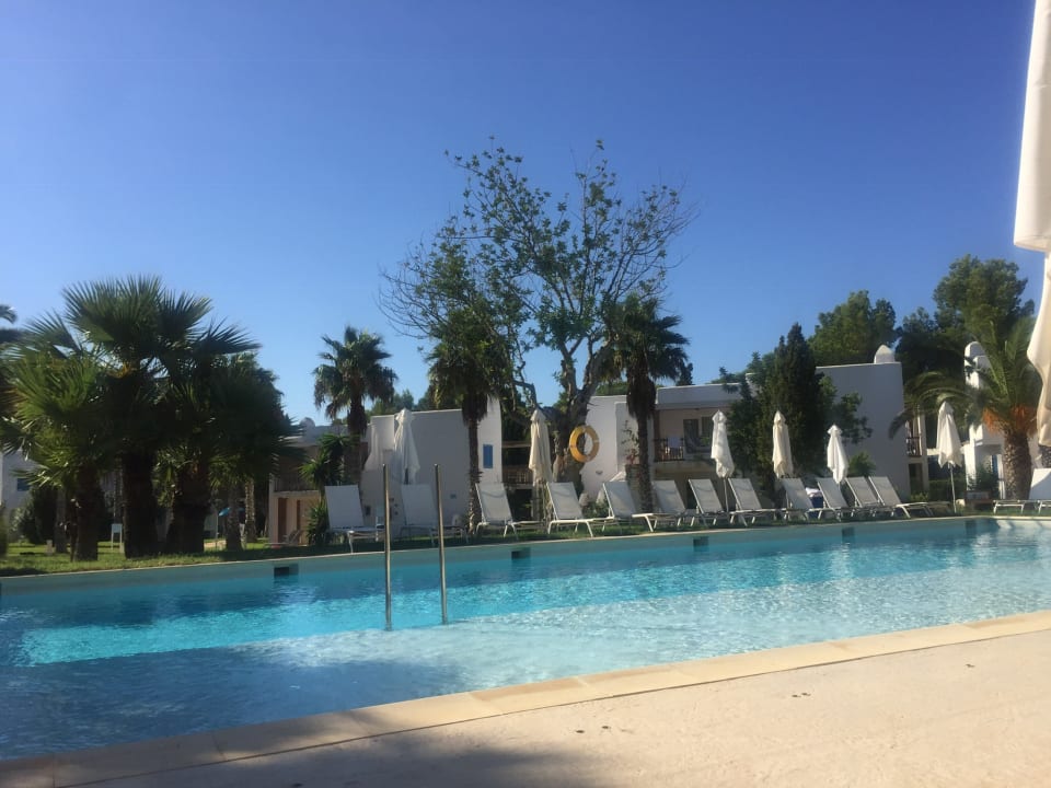 Pool Cala Llenya Resort Ibiza